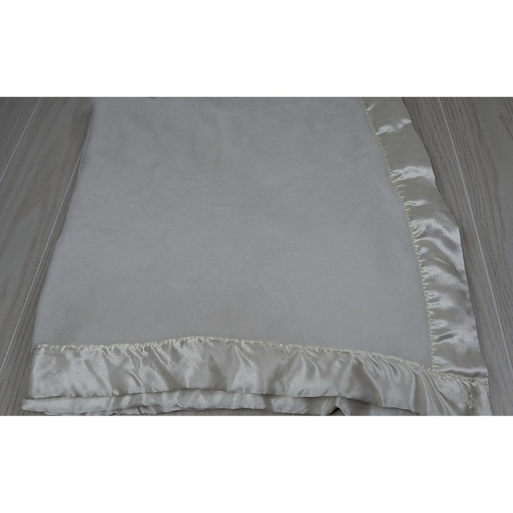 Walgreens Plush Baby Blanket Cream Off White Satin Trim 36x36"